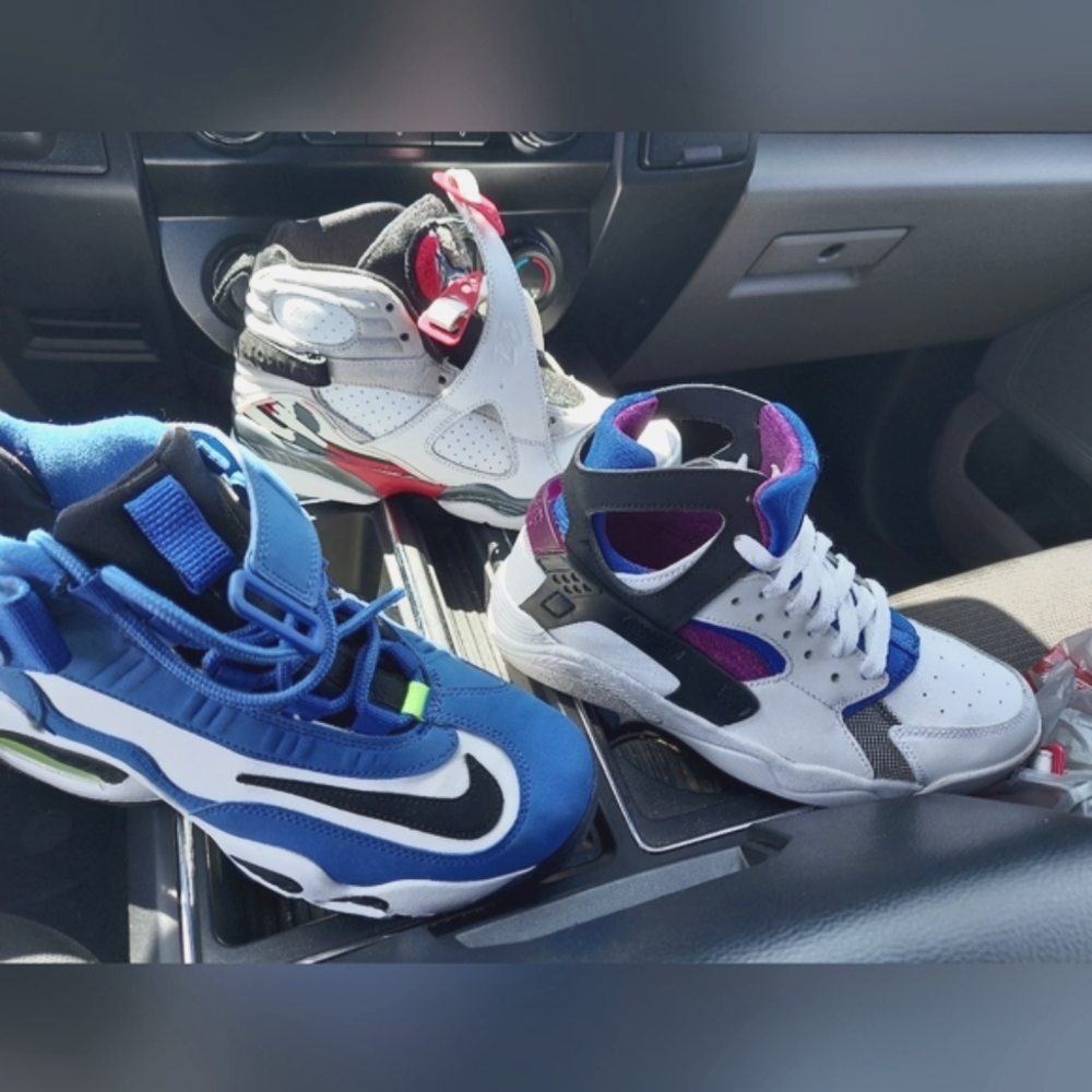 NIKE BUNDLE SZ. 5.5 OBO